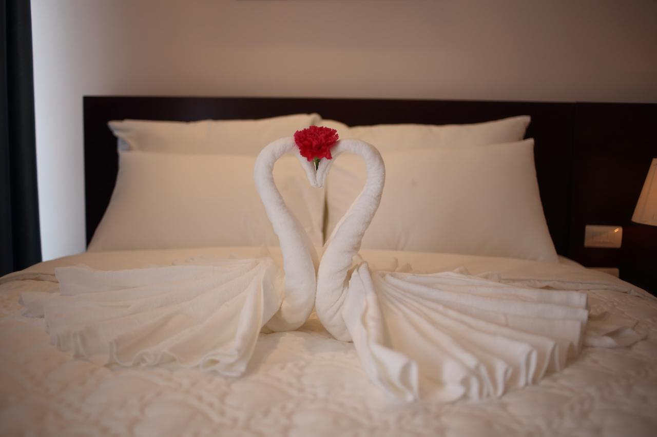 Camellia Hotel Ninh Binh Bagian luar foto